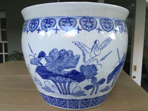 Large Oriental blue and white planter