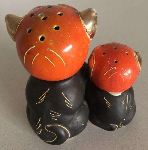 Delightful old cruet cat and dog set