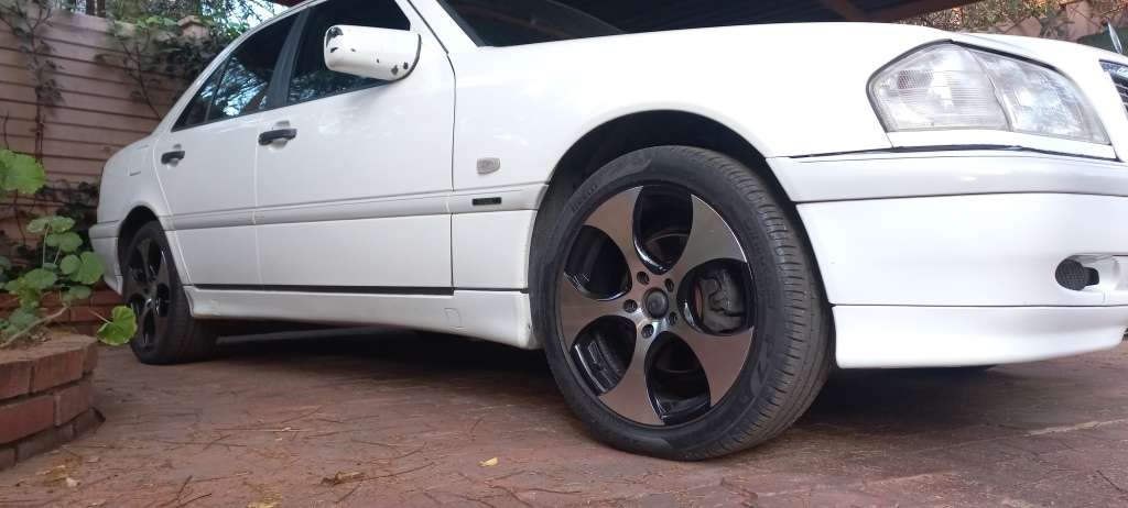 17 inch Alloy Wheels and Tyres - Set of 4