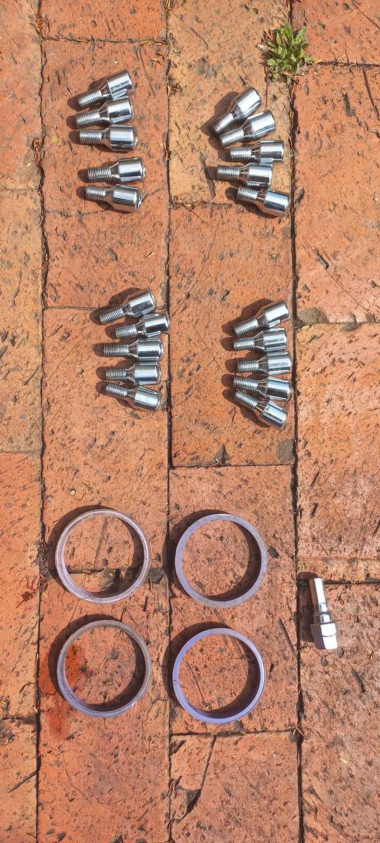 17 inch Alloy Wheels and Tyres - Set of 4