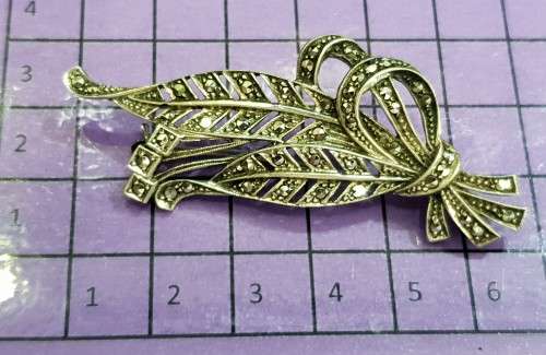 Vintage Sterling Leaf brooch
