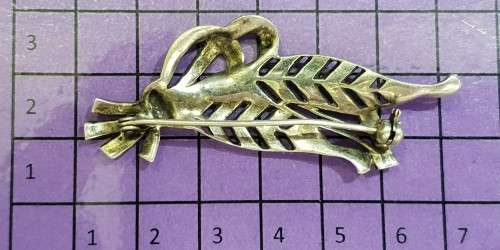 Vintage Sterling Leaf brooch