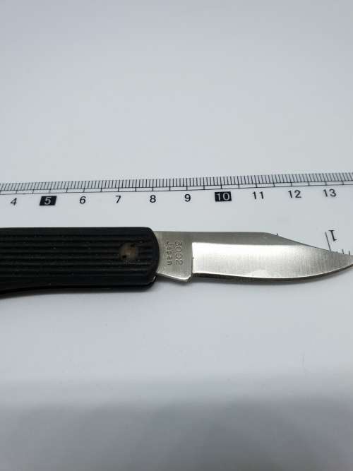 Collection of 5 pocket knives ( Opinel x 2, Victorinox x 2, Kershaw x 1)