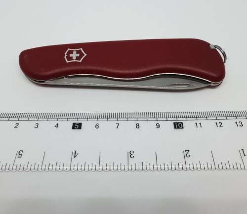 Collection of 5 pocket knives ( Opinel x 2, Victorinox x 2, Kershaw x 1)