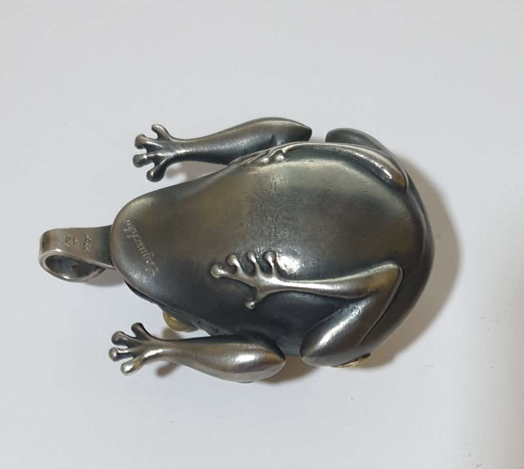 LARGE SILVER AND GOLD FROG PENDANT WITH DIAMOND EYES (WEIGHT 108g)
