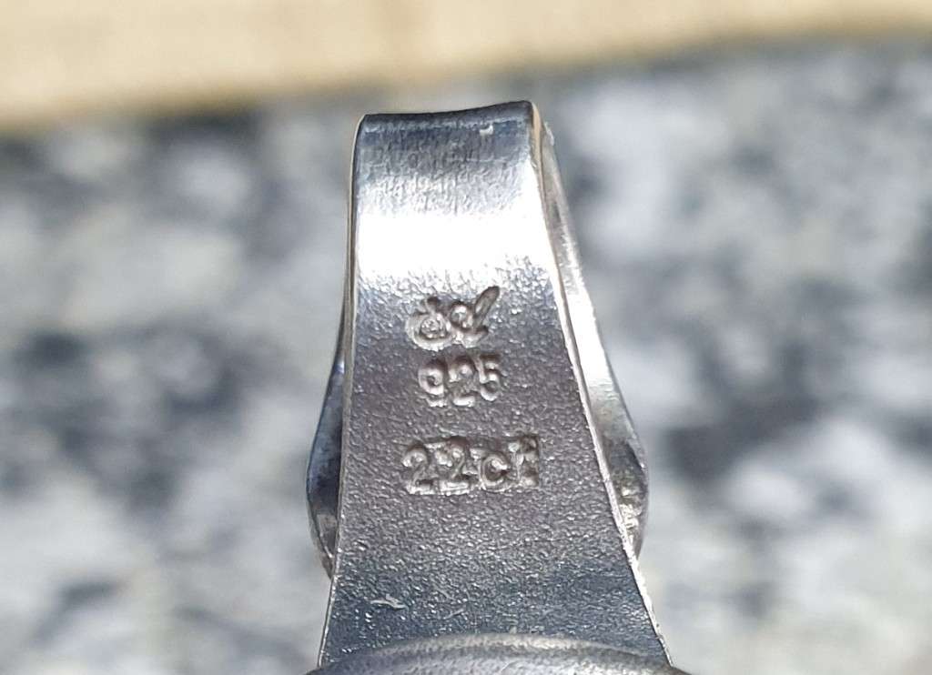 LARGE SILVER AND GOLD FROG PENDANT WITH DIAMOND EYES (WEIGHT 108g)