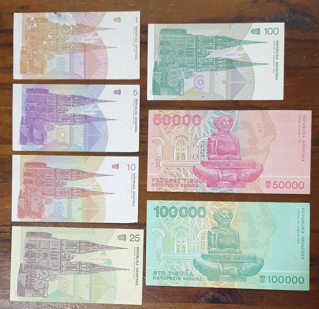 LOT UNC EUROPE BANK NOTES (TOTAL 17 NOTES - GREECE, BELGIUM, CROATIA AND BELARUS (3 ruble, not unc))