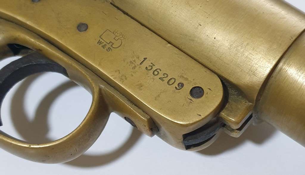 WW1 WEBLEY AND SCOTT BRASS FLARE GUN - WEIGHT 1.255kg