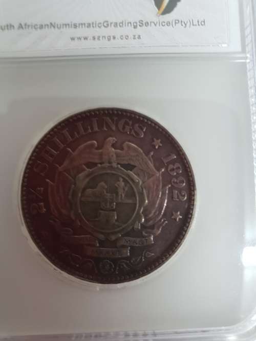 1892 2.5 shillings ! Rare XF45 example. Beautiful silver coin