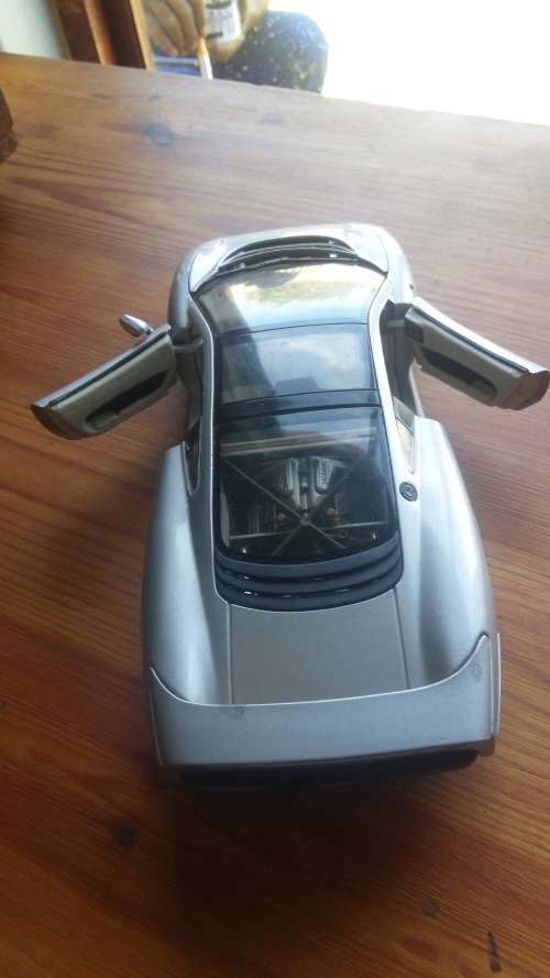 MAISTO SCALE1:18 LAMBORGINI IN MINT CONDITION