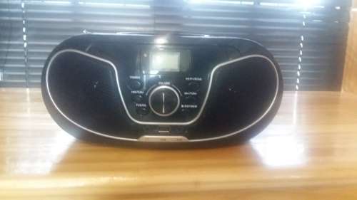 JVC RADIO/CD PLAYER IN MINT CONDITION