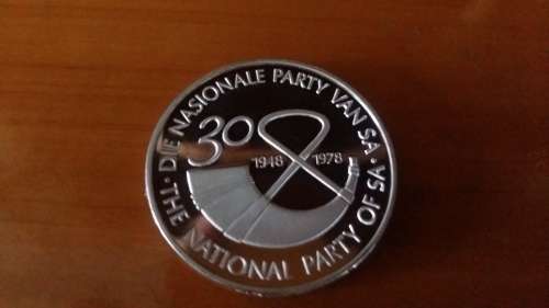 NATIONAL PARTY PROOF COIN 30 YEARS IN MINT CONDITION