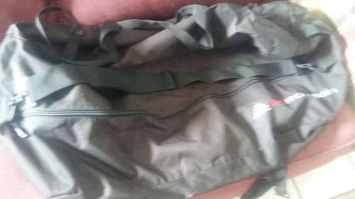 AS NEW 585 LITER HIGH QUALITY DUFFEL BAG