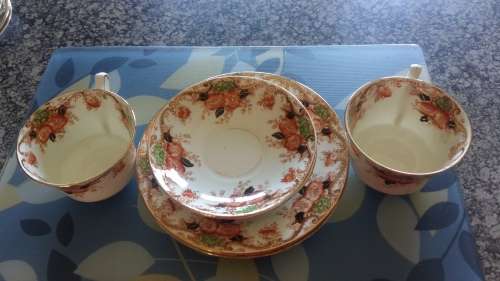 2 BEAUTIFUL TRIO SETS