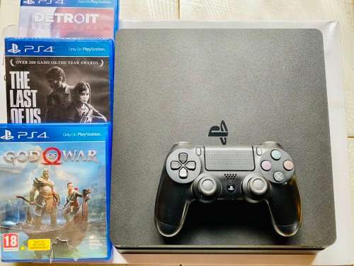 Sony Playstation 4 - 500GB Console Bundle with 3 games included
