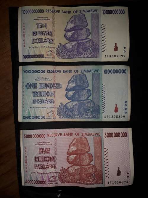 Mixed International Bank notes