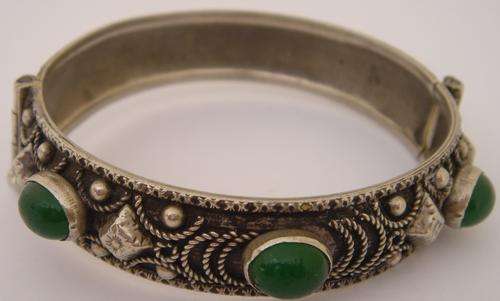 **Gorgeous**Silver Plated Bangle With Green Glass Stones