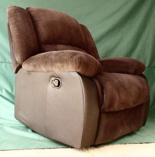 XXL HOME THEATER Supreme Comfort Lazy-boy Recliner .