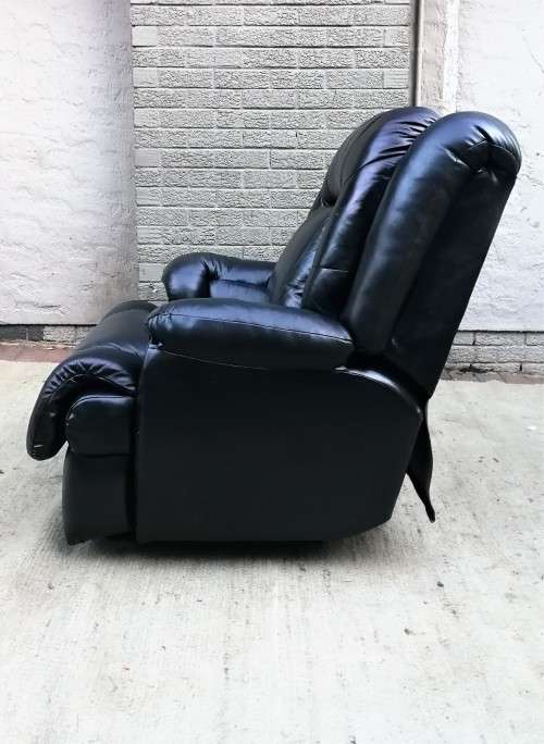 CHRISTMAS CLEARANCE SALE - GENUINE LEATHER -Superior Quality Cori-Craft Electric Single Recliner