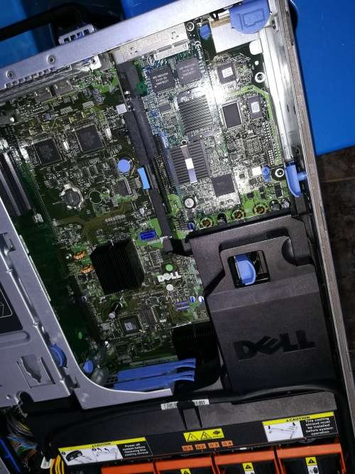 DELL PowerEdge Server | 2 CPU's + Ram + 6 Hard Drives