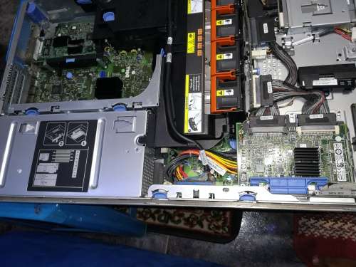 DELL PowerEdge Server | 2 CPU's + Ram + 6 Hard Drives