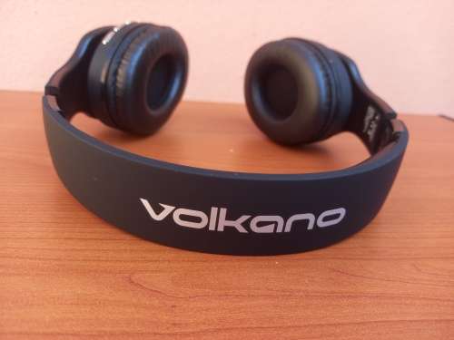 Insane Bass Headphones | Skullcandy and Volkano | Bluetooth Headphones