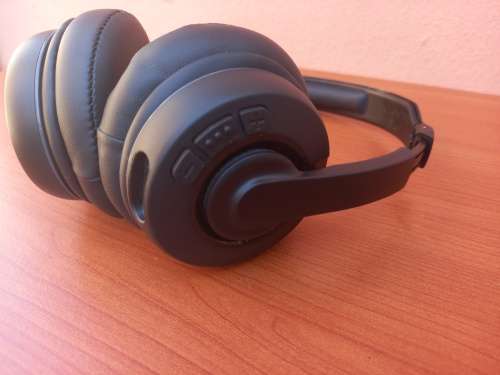 Insane Bass Headphones | Skullcandy and Volkano | Bluetooth Headphones