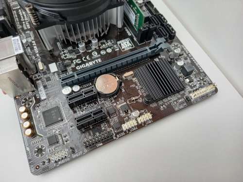 [MONSTER SPEC] i3 7th Gen CPU | 4 Cores @ 3.90GHz | Gigabyte Motherboard | 4GB DDR4 Ram | CPU Cooler