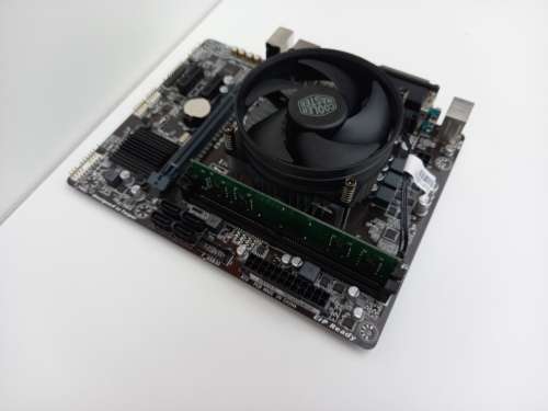 [MONSTER SPEC] i3 7th Gen CPU | 4 Cores @ 3.90GHz | Gigabyte Motherboard | 4GB DDR4 Ram | CPU Cooler