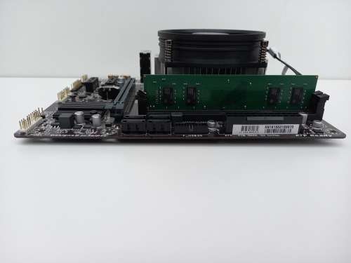 [MONSTER SPEC] i3 7th Gen CPU | 4 Cores @ 3.90GHz | Gigabyte Motherboard | 4GB DDR4 Ram | CPU Cooler