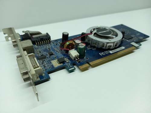 [FREE SHIPPING] Gigabyte GeForce 8400 GS GPU | GV-NX84G256HE | VGA & DVI Ports | Year End Clearance!