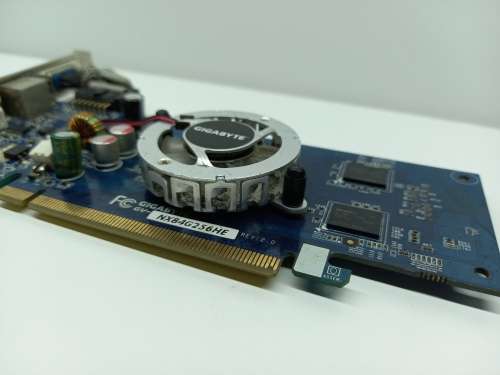 [FREE SHIPPING] Gigabyte GeForce 8400 GS GPU | GV-NX84G256HE | VGA & DVI Ports | Year End Clearance!