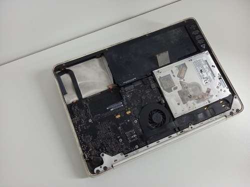 [Low Shipping] Apple MacBook | Even If It Sell For R20, It Must Go Today!!!