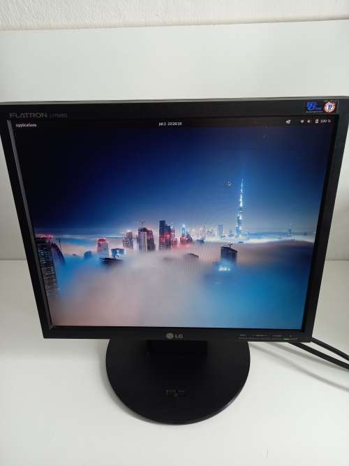 17-inch LG Flatron LCD Monitor (Tested & Working) | 1280 x 1024 Resolution | VGA Port + FREE Cables