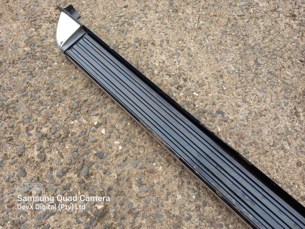 1.95m Single Side Step Excalibur For Vans/Bakkies - Silver & Black - Est Retail Upto R5800