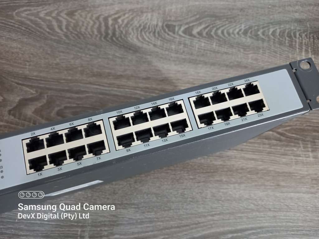 Verified Tested - 24 Port Mecer 10/100TX Ethernet Switch - Rack-mountable + Power Cable - Limited
