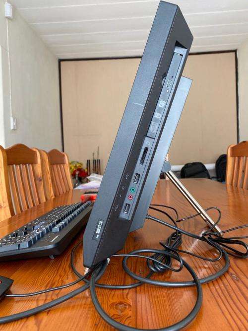 Lenovo Thinkcentre M90zIntel Core i5 All in One Desktop