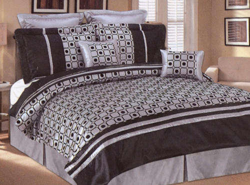 ! FIRST ON BID OR BUY !   8 - PIECE SILK COMFORTER SET - QUEEN SIZE - SILVER AND BLACK