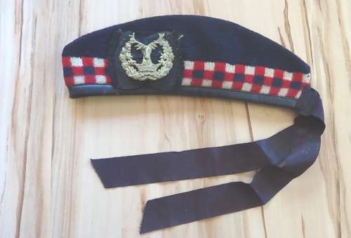 WW1 Gordon Highlanders Glengarry Original with War cast badge