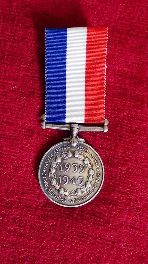 WW2 - SOUTH AFRICAN SOLID SILVER MEDAL FOR WAR SERVICES (1939 - 1945)