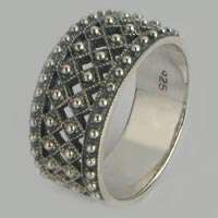 Exquisite Sterling Silver Detailed Dress Ring - Size 7