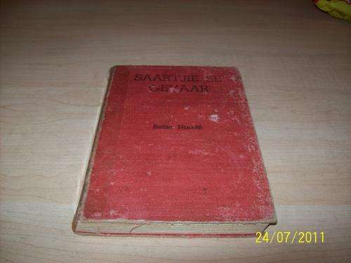 Saartjie se gevaar deur Bettie Naude-APB druk (geen stofomslag)