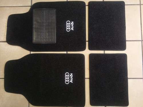 AUDI FLOOR MAT 4 PIECE UNIVERSAL FIT