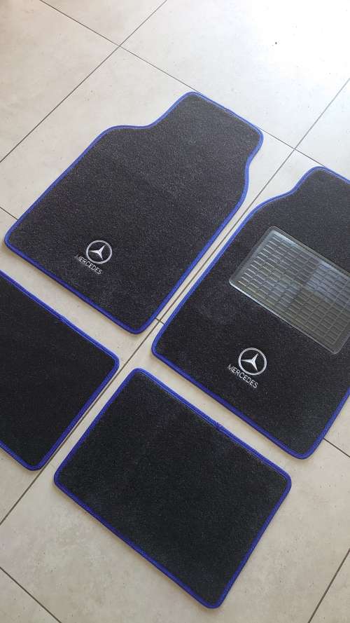 Universal Car Mat With Mercedes Benz Logo - 4 Piece