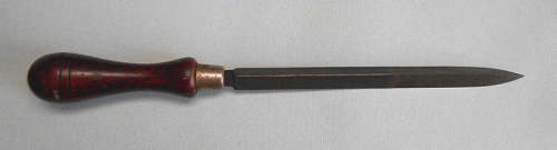 A vintage Moore & Wright Triangular scraper, made in Sheffield, England. 345 mm