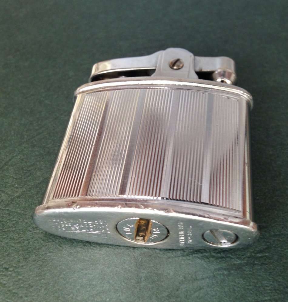 Vintage Ronson Lighter, made in England.