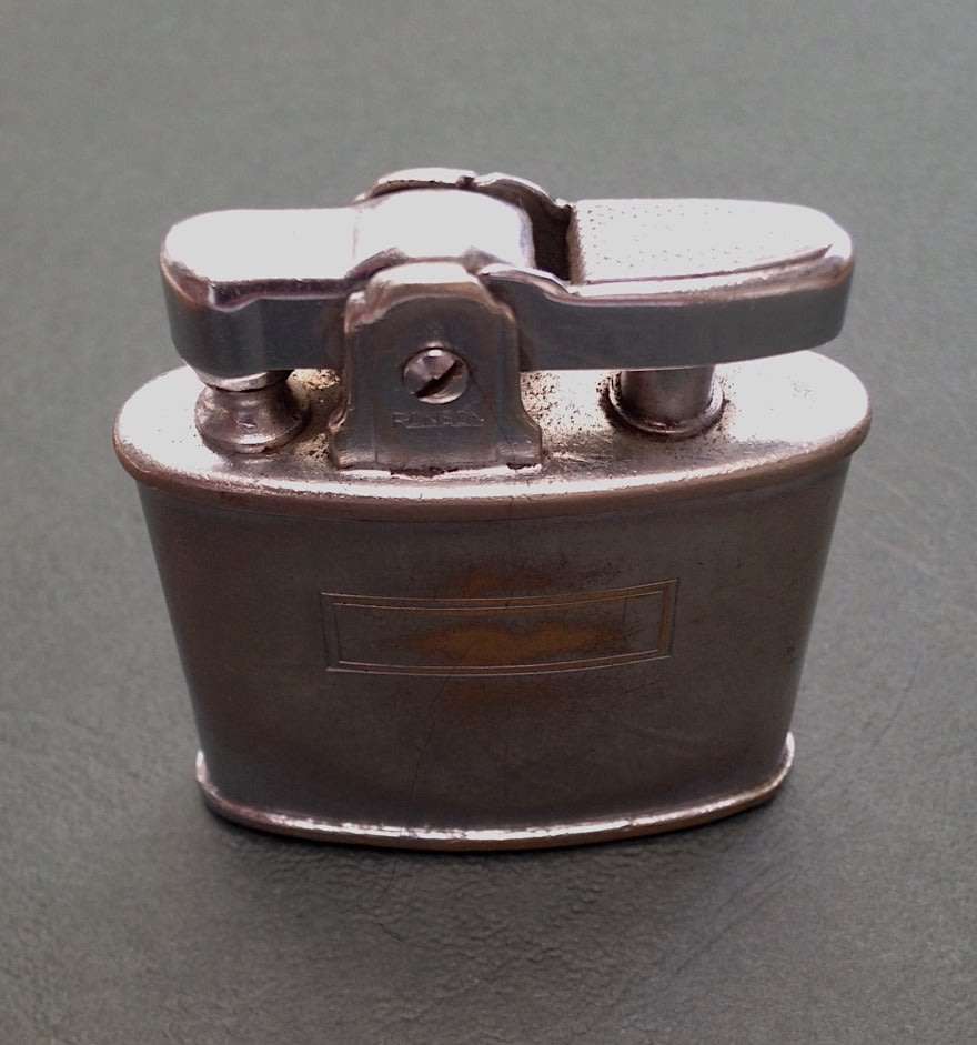 Vintage Standard Ronson Lighter, Made in England.