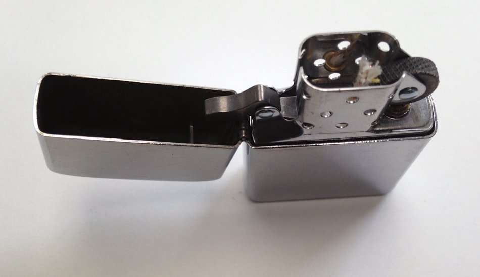 Polished Steel Zippo (2012) USA