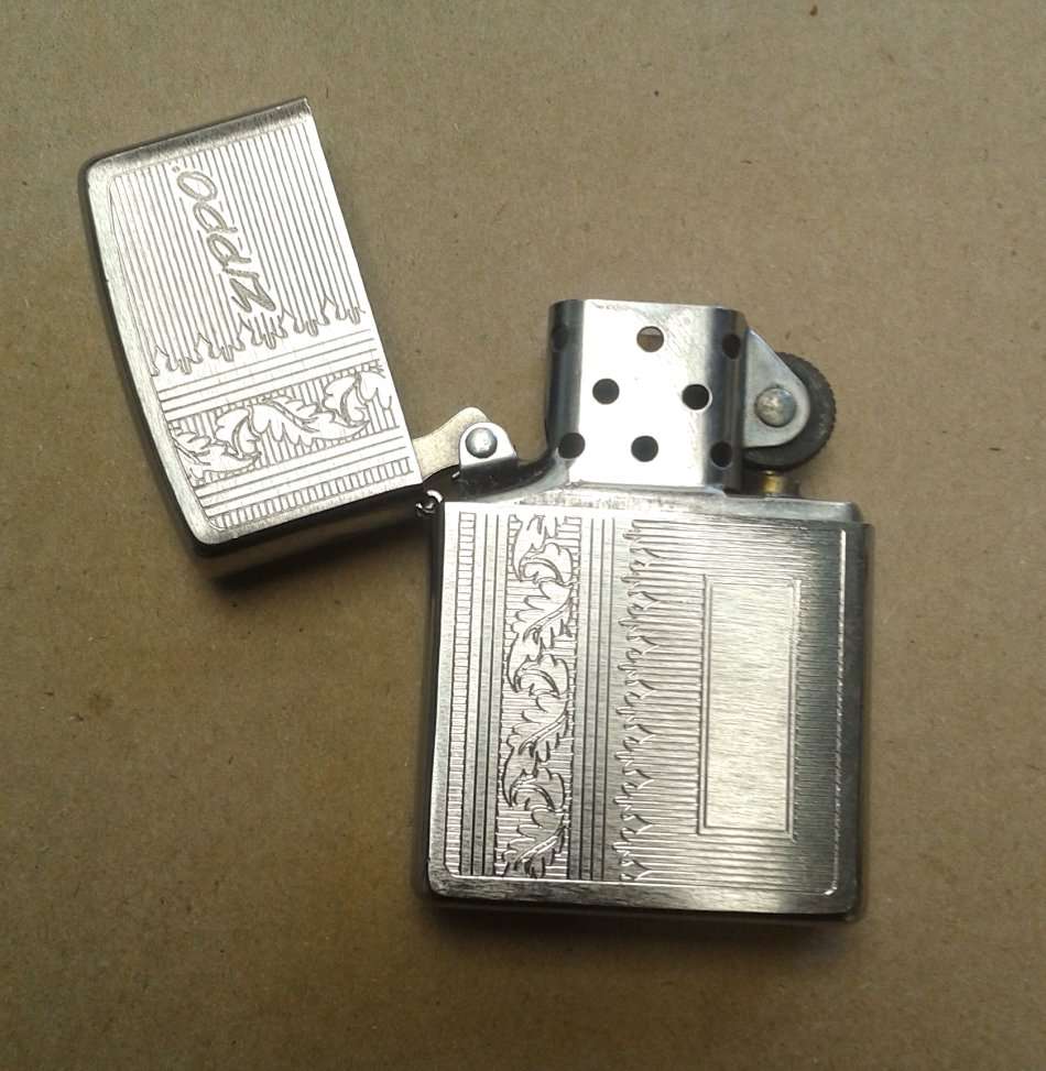 Stainless steel Zippo - engraved/ leaf pattern 2018 USA