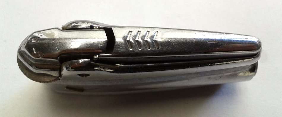 Vintage Ronson Varaflame Lighter, made in England.